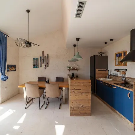 Designer Stone Amareta דירה מסלניקה