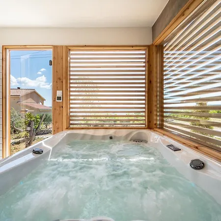Designer Stone Amareta Apartment