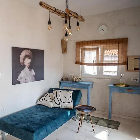 Designer Stone Amareta Apartment Maslenica